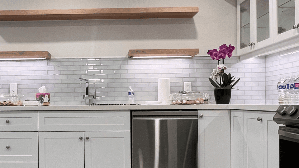 kitchen-with-white-brick-wall